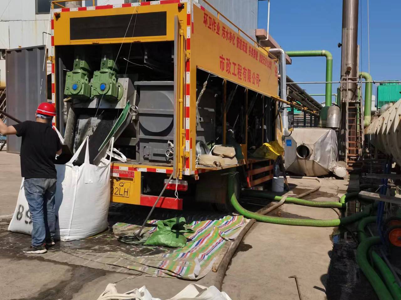 南宫淤泥压干处理